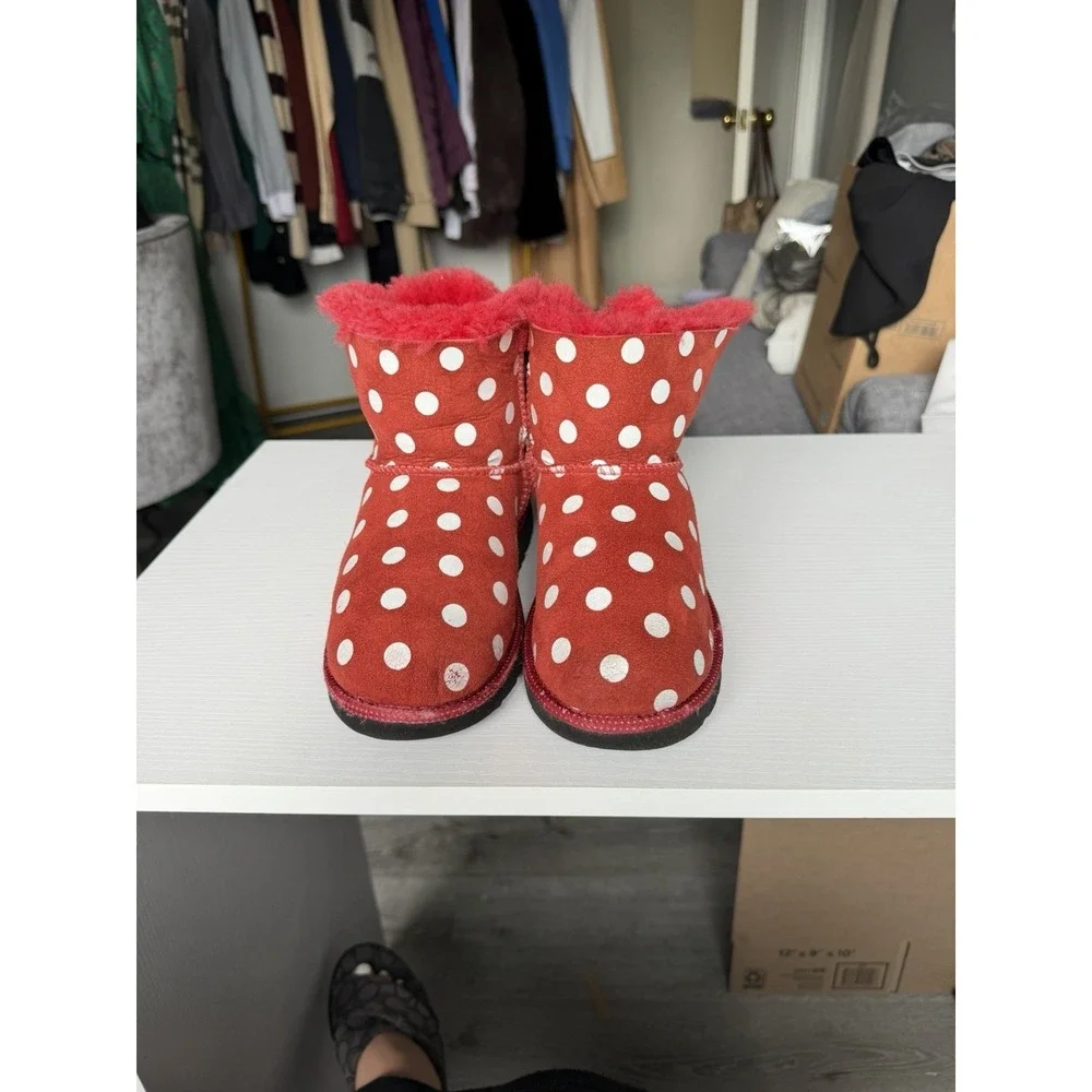 UGG Disney Minnie Mouse Boots Youth 3 Red Polka Dot Bow Cozy Girls Shoes